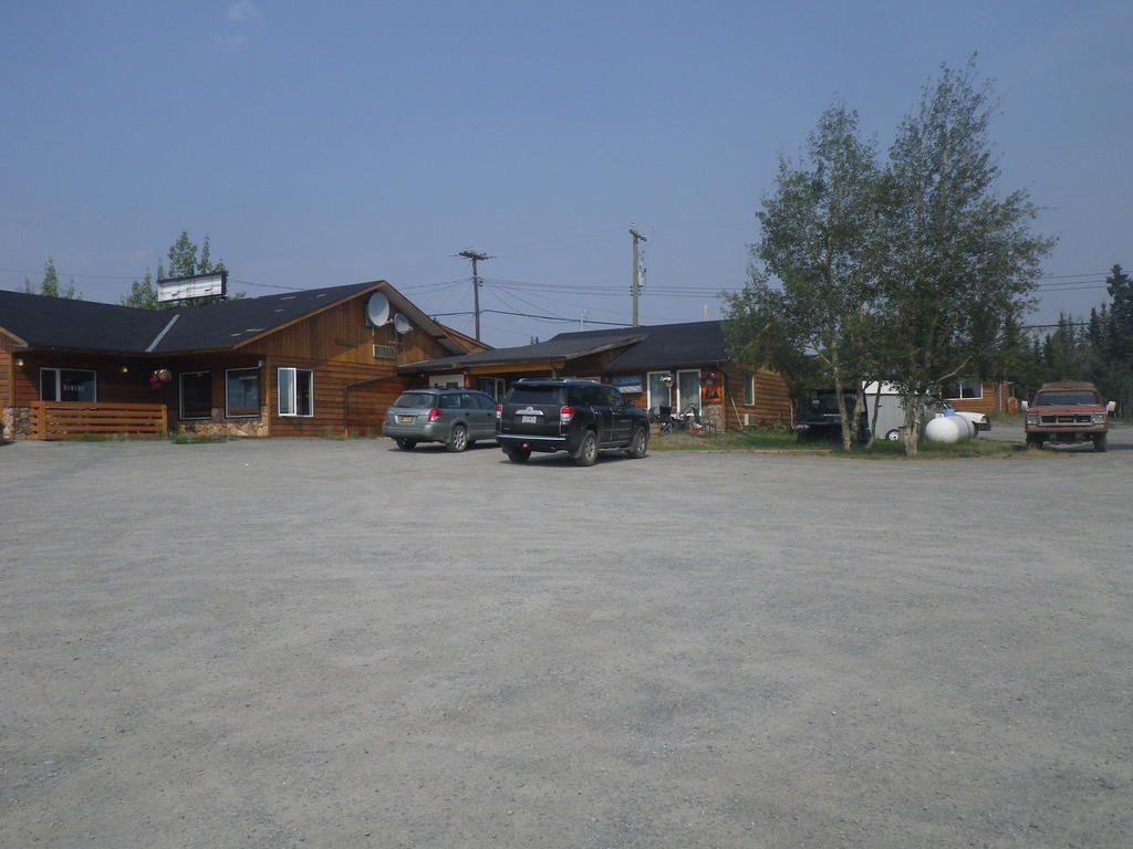 Alcan Motor Inn Haines Junction Exterior photo