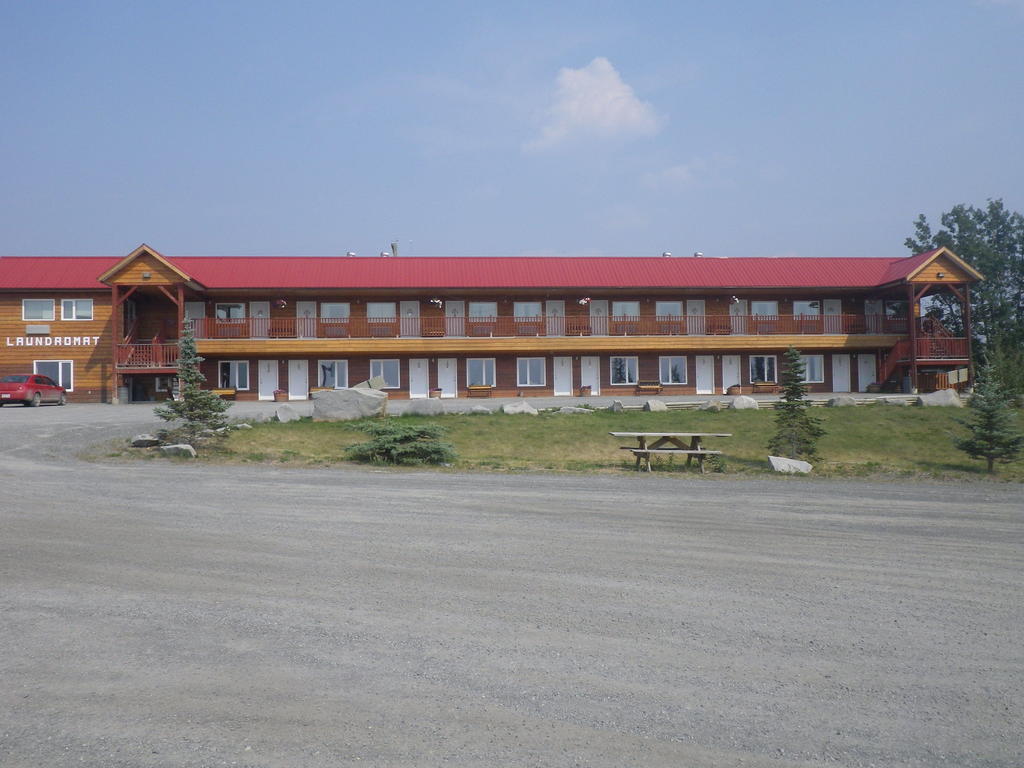 Alcan Motor Inn Haines Junction Exterior photo